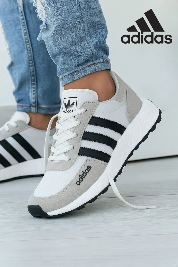 AD® VintageRun Sneakers