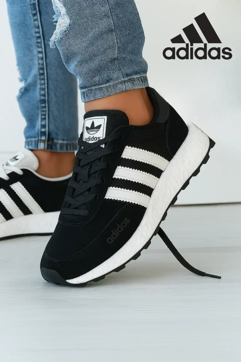 AD® VintageRun Sneakers